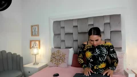 Snapshot of rachel__rose chatting on 03-21-26, 11:26 Rachel online show from 03-21-26, 11:26