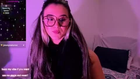 Rachel Foss online show from 12-19-24, 08:13