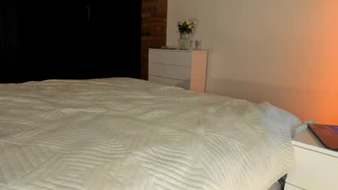 Sherryl online show from 04-10-26, 06:23