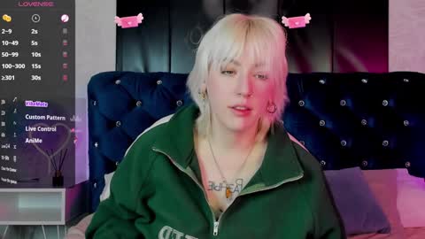 Snapshot of rachelcart chatting on 01-27-25, 03:47 RachelCart online show from 01-27-25, 03:47