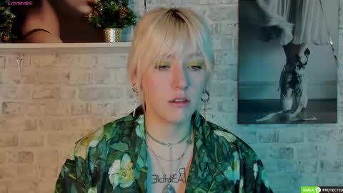 Snapshot of rachelcart chatting on 02-17-25, 03:36 RachelCart online show from 02-17-25, 03:36