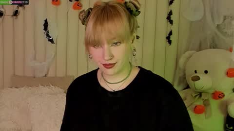 Snapshot of rachelcart chatting on 10-15-25, 03:17 RachelCart online show from 10-15-25, 03:17