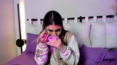 Rachell online show from 03-25-26, 04:40