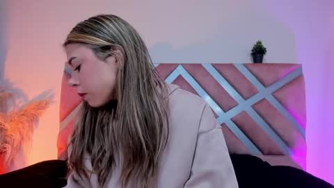 Rachell online show from 05-31-26, 03:47