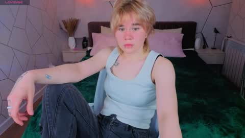 Rachell online show from 05-19-26, 01:22