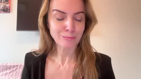 Rachel online show from 02-07-25, 01:22