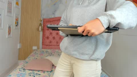 rachellesc online show from 04-04-26, 12:13