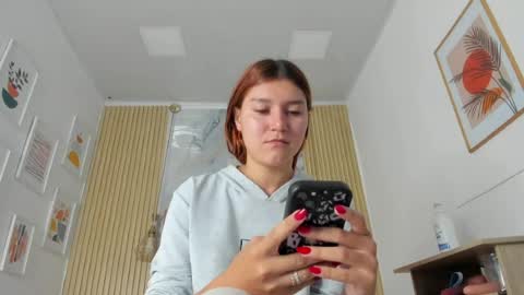 Snapshot of rachellesc chatting on 06-08-26, 12:16 rachellesc online show from 06-08-26, 12:16