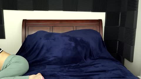 Snapshot of rachelxprice chatting on 12-15-25, 03:22 Rachel Price online show from 12-15-25, 03:22