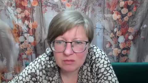 Snapshot of radachudna chatting on 04-25-26, 05:54 RadaChudna online show from 04-25-26, 05:54