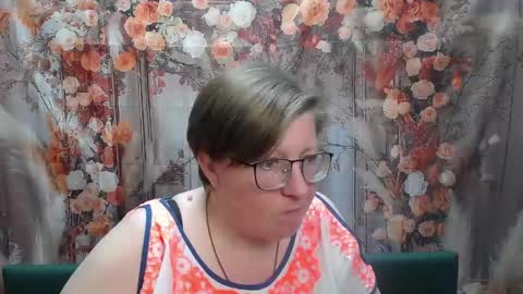 Snapshot of radachudna chatting on 05-15-26, 06:37 RadaChudna online show from 05-15-26, 06:37