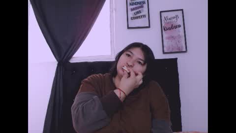 radiantgoddes online show from 10-05-25, 02:15