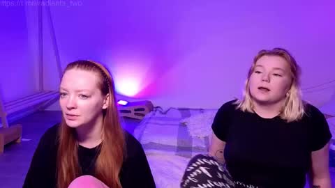 Snapshot of radiantsxtwo chatting on 09-14-25, 02:11 RadiantsXtwo online show from 09-14-25, 02:11