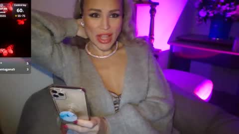 Snapshot of radmila_star chatting on 12-10-24, 06:17 Radmila Star online show from 12-10-24, 06:17