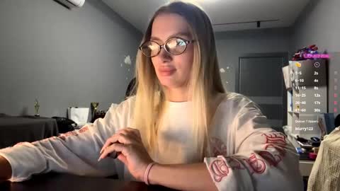 Snapshot of raeannschemmer chatting on 02-15-26, 03:42 Mila online show from 02-15-26, 03:42