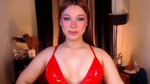 Snapshot of raeganclinton chatting on 06-13-26, 01:47 raeganclinton online show from 06-13-26, 01:47
