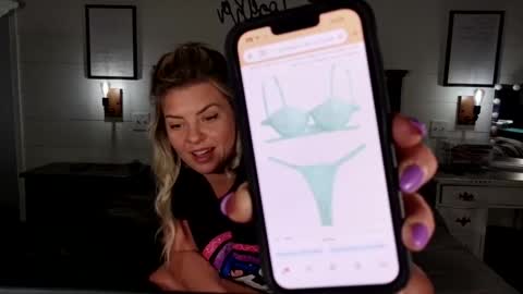 Rae Quinn and Doctor Dustin online show from 04-23-26, 02:24