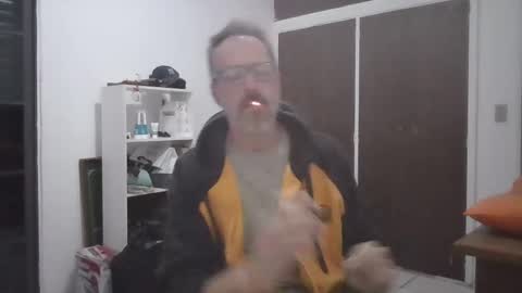 Snapshot of rafaelsel chatting on 10-19-25, 11:16 Big Uncle Jungle online show from 10-19-25, 11:16