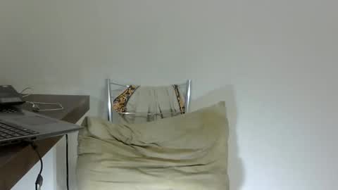 Snapshot of rafaelssk chatting on 02-14-26, 04:48 elenacam online show from 02-14-26, 04:48