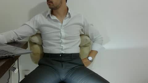 Snapshot of rafaelssk chatting on 02-26-26, 08:57 elenacam online show from 02-26-26, 08:57