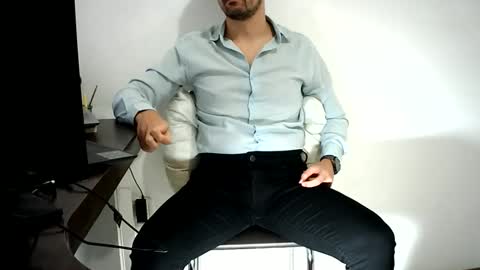 Snapshot of rafaelssk chatting on 06-07-26, 06:44 elenacam online show from 06-07-26, 06:44