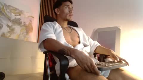 Snapshot of rafaelstone chatting on 01-05-25, 06:56 IG online show from 01-05-25, 06:56