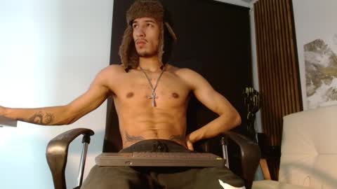 Snapshot of rafaelstone chatting on 01-14-25, 02:40 IG online show from 01-14-25, 02:40