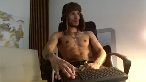 Snapshot of rafaelstone chatting on 01-24-25, 04:05 IG online show from 01-24-25, 04:05