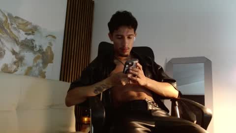 Snapshot of rafaelstone chatting on 02-02-25, 04:15 IG online show from 02-02-25, 04:15