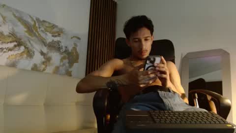 Snapshot of rafaelstone chatting on 02-08-25, 03:19 IG online show from 02-08-25, 03:19