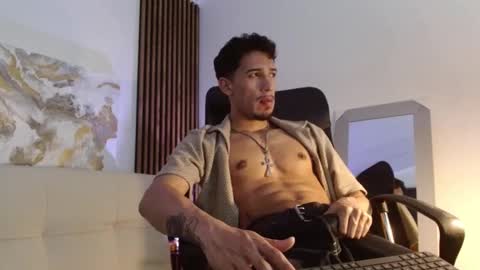 Snapshot of rafaelstone chatting on 02-21-25, 05:02 IG online show from 02-21-25, 05:02