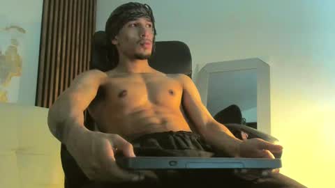 Snapshot of rafaelstone chatting on 03-04-25, 03:44 IG online show from 03-04-25, 03:44