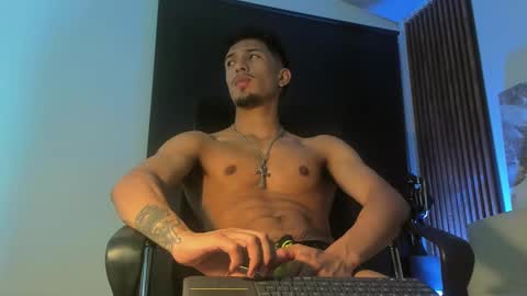 Snapshot of rafaelstone chatting on 03-07-25, 03:40 IG online show from 03-07-25, 03:40
