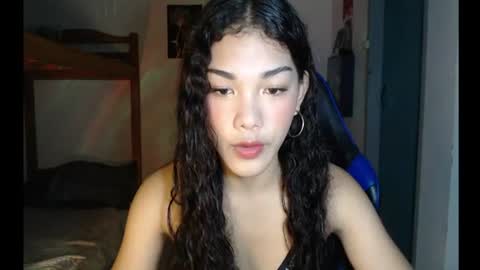 Snapshot of raiinddroopss chatting on 07-26-26, 11:28 moon online show from 07-26-26, 11:28
