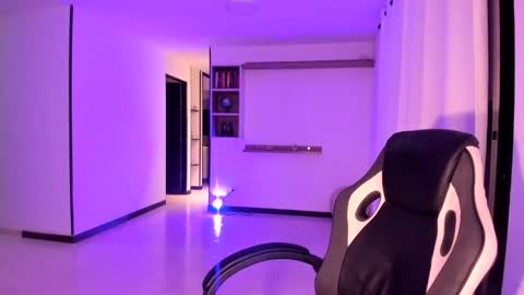 Jennyindependent model . online show from 01-10-26, 12:23