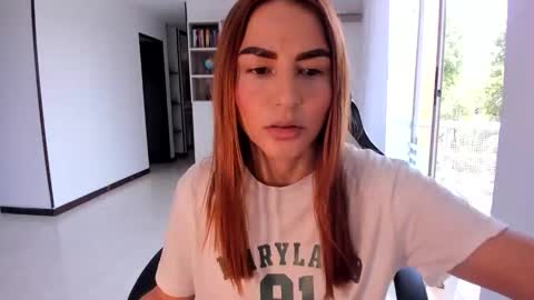 Jennyindependent model . online show from 03-01-26, 05:48