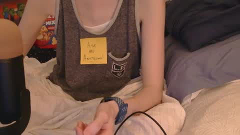 Snapshot of rainydayem chatting on 07-11-26, 03:42 RainyDayEm online show from 07-11-26, 03:42