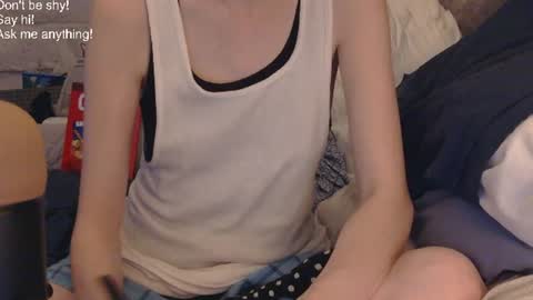 Snapshot of rainydayem chatting on 07-25-26, 03:48 RainyDayEm online show from 07-25-26, 03:48
