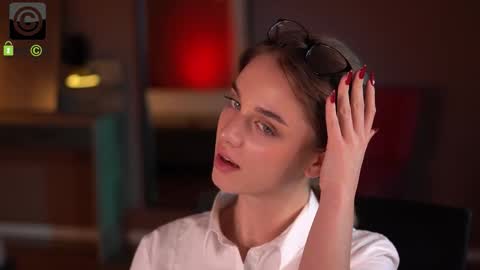 Raisa online show from 11-22-25, 06:40