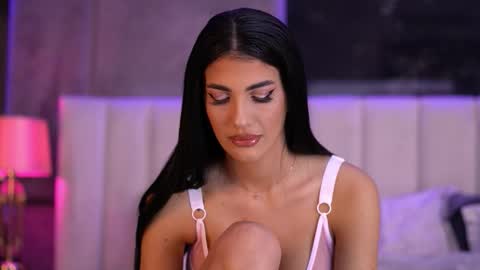 Raisa online show from 11-05-25, 04:18