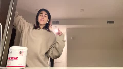 Snapshot of raiyvyn chatting on 01-14-25, 04:15 Ray Ray online show from 01-14-25, 04:15