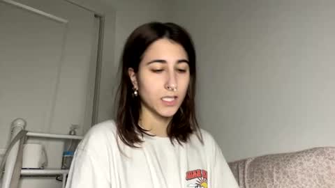 Snapshot of raiyvyn chatting on 01-17-25, 05:32 Ray Ray online show from 01-17-25, 05:32