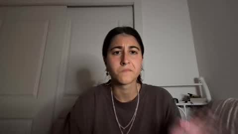 Snapshot of raiyvyn chatting on 09-25-25, 04:49 Ray Ray online show from 09-25-25, 04:49