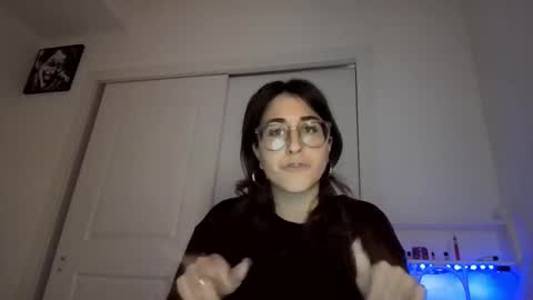 Snapshot of raiyvyn chatting on 01-06-26, 04:38 Ray Ray online show from 01-06-26, 04:38