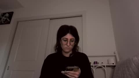 Snapshot of raiyvyn chatting on 01-06-26, 10:12 Ray Ray online show from 01-06-26, 10:12