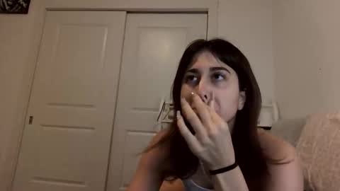 Snapshot of raiyvyn chatting on 01-14-26, 03:12 Ray Ray online show from 01-14-26, 03:12