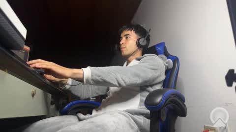 Enzo online show from 02-15-26, 03:36