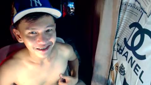 Snapshot of ralfhuge24 chatting on 06-19-26, 02:54 ralfhuge24 online show from 06-19-26, 02:54