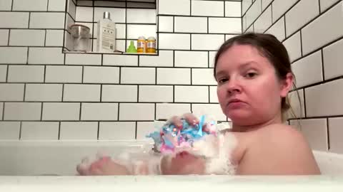 Rami online show from 12-18-25, 01:33