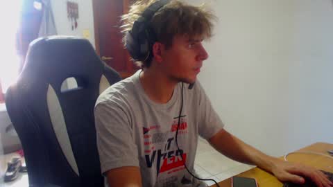 Snapshot of ramisexyloveyou chatting on 01-07-25, 06:56 Ramiro online show from 01-07-25, 06:56